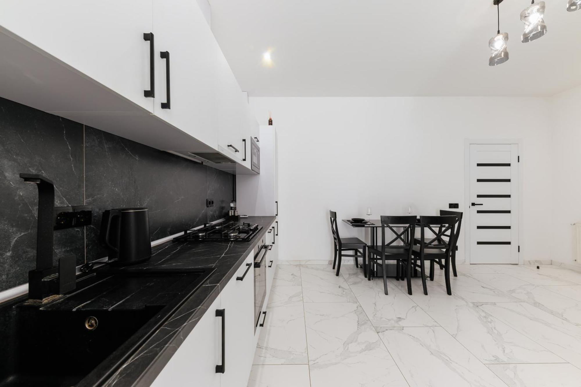 Luxury Apartments-Belochka Uzhhorod Exterior photo