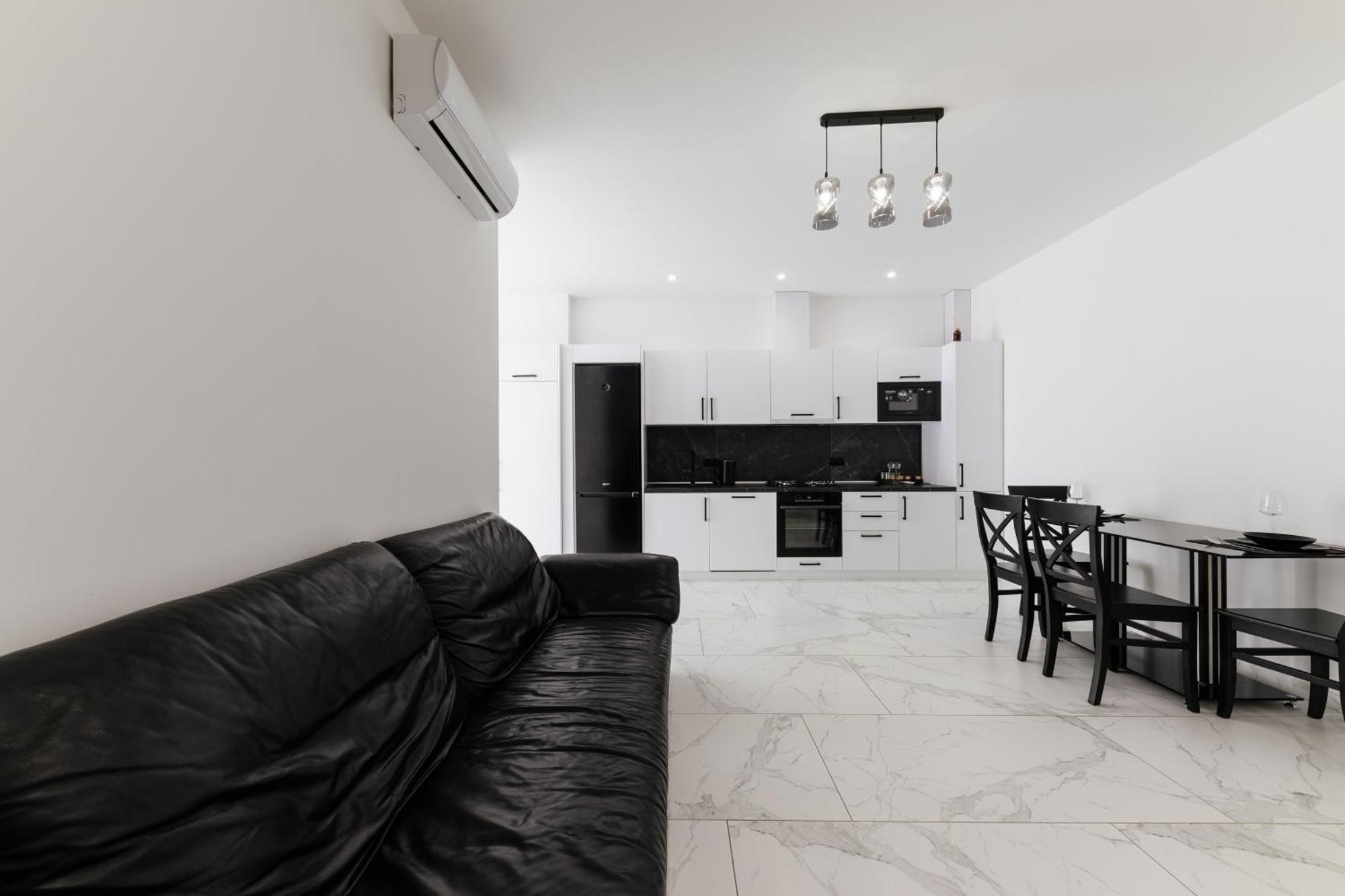 Luxury Apartments-Belochka Uzhhorod Exterior photo